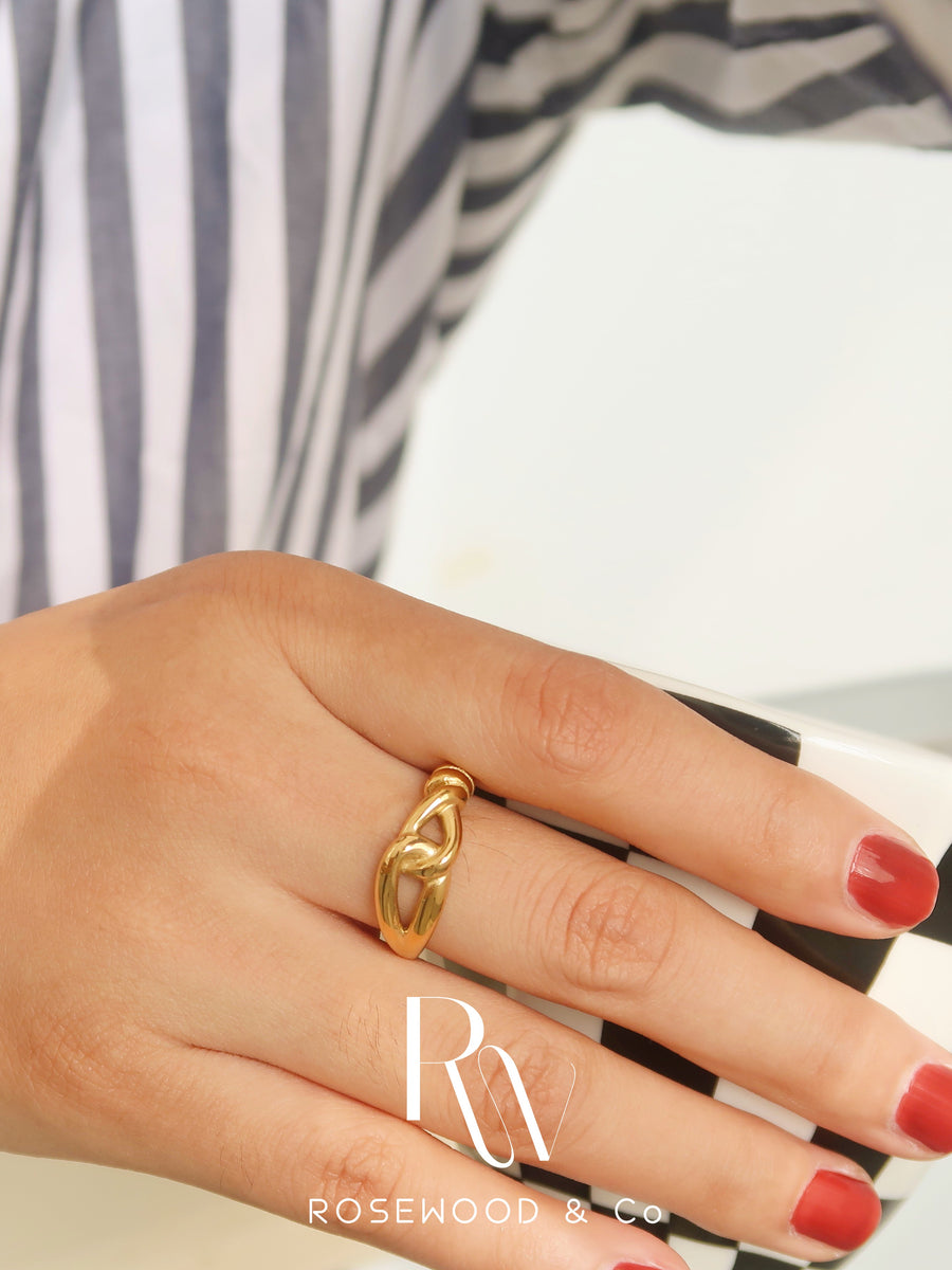 Gold Knot Signet Ring