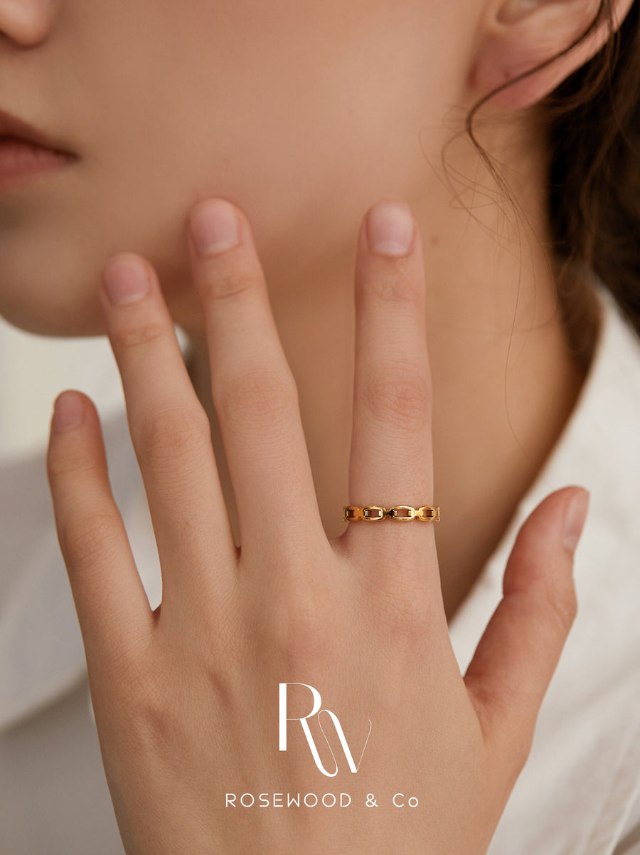 Non Tarnish Gold Chain Ring, Waterproof Gold Band Ring, Delicate Thin Band Ring, Gold Linked Chain Ring, Minimalist Band Ring, Gift for mom