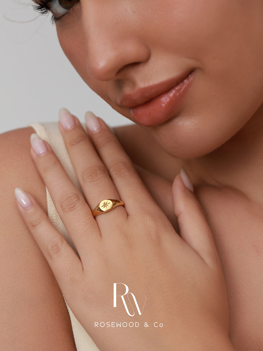 Non Tarnish Sunburst Signet Ring, 18k Gold Plated Sunbeam Signet Ring, Celestial Gold Band Ring, Daisy Flower Signet Ring