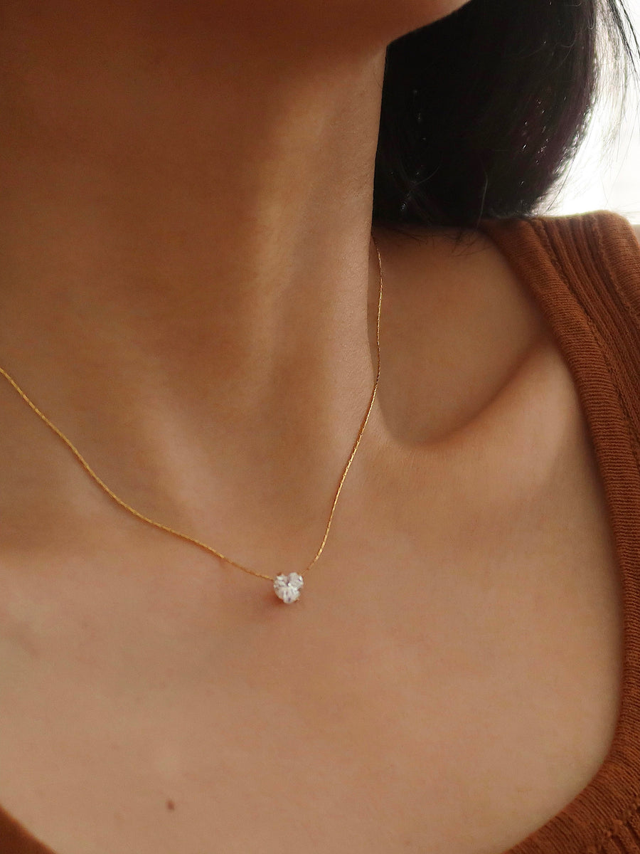 Gold Heart Diamond Pendant, Gold Floating Diamond Solitaire Necklace,Dainty Rhinestone Choker,18k Gold Plated Heart Necklace