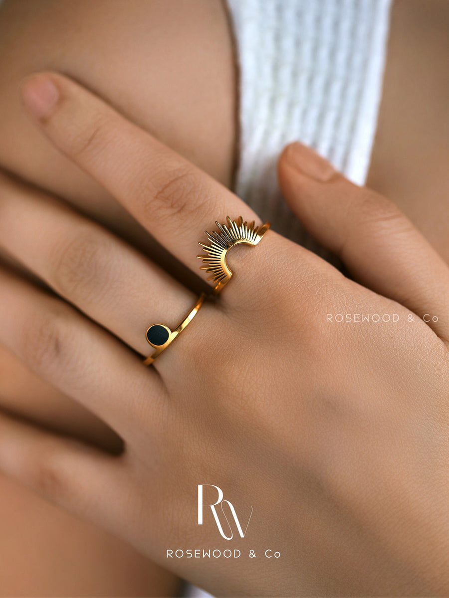 Non Tarnish Gold Sunburst Signet Ring, Celestial gold Signet Ring, Sun and Star Gold Stackable Ring, Gift for her